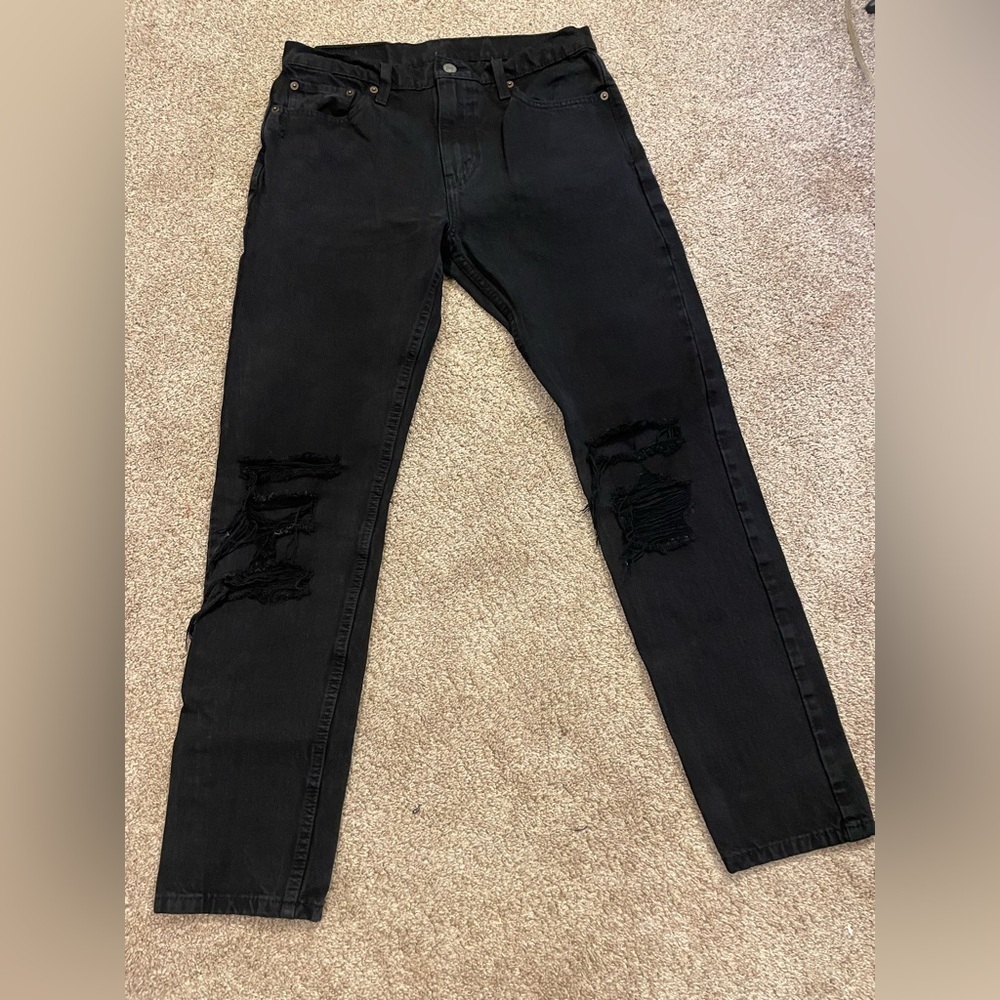 Levis - Picture 2 of 4